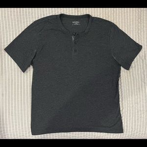 UntuckIt Short Sleeved Henley Tee Shirt